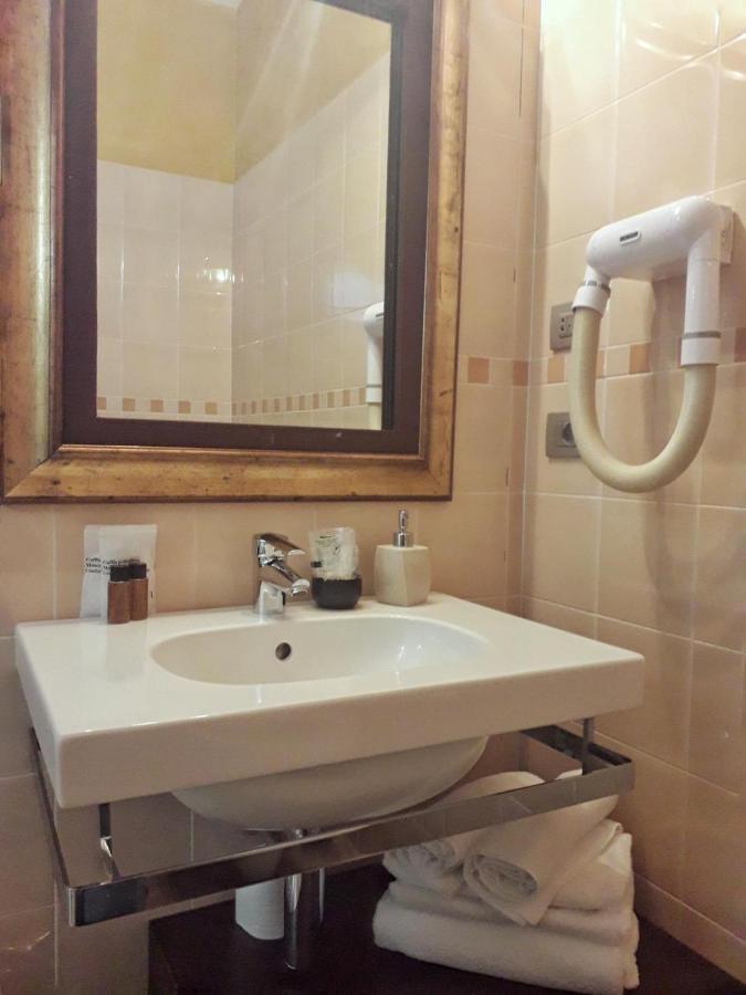 Cortiletto D'Alba Camere Con Ristorante المظهر الخارجي الصورة